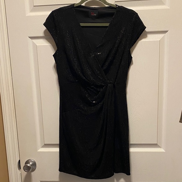 Wrap Sequined dress - Picture 1 of 6